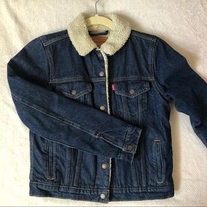 NWOT Levi’s extremely-lovable sherpa jacket!